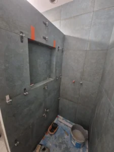 Douch met ingebouwde nist