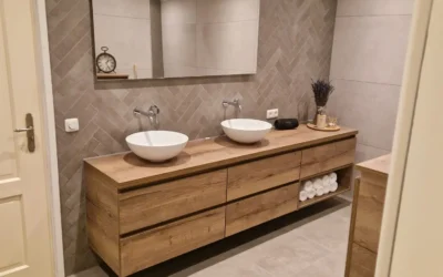 Volledige moderne badkamer met sauna look